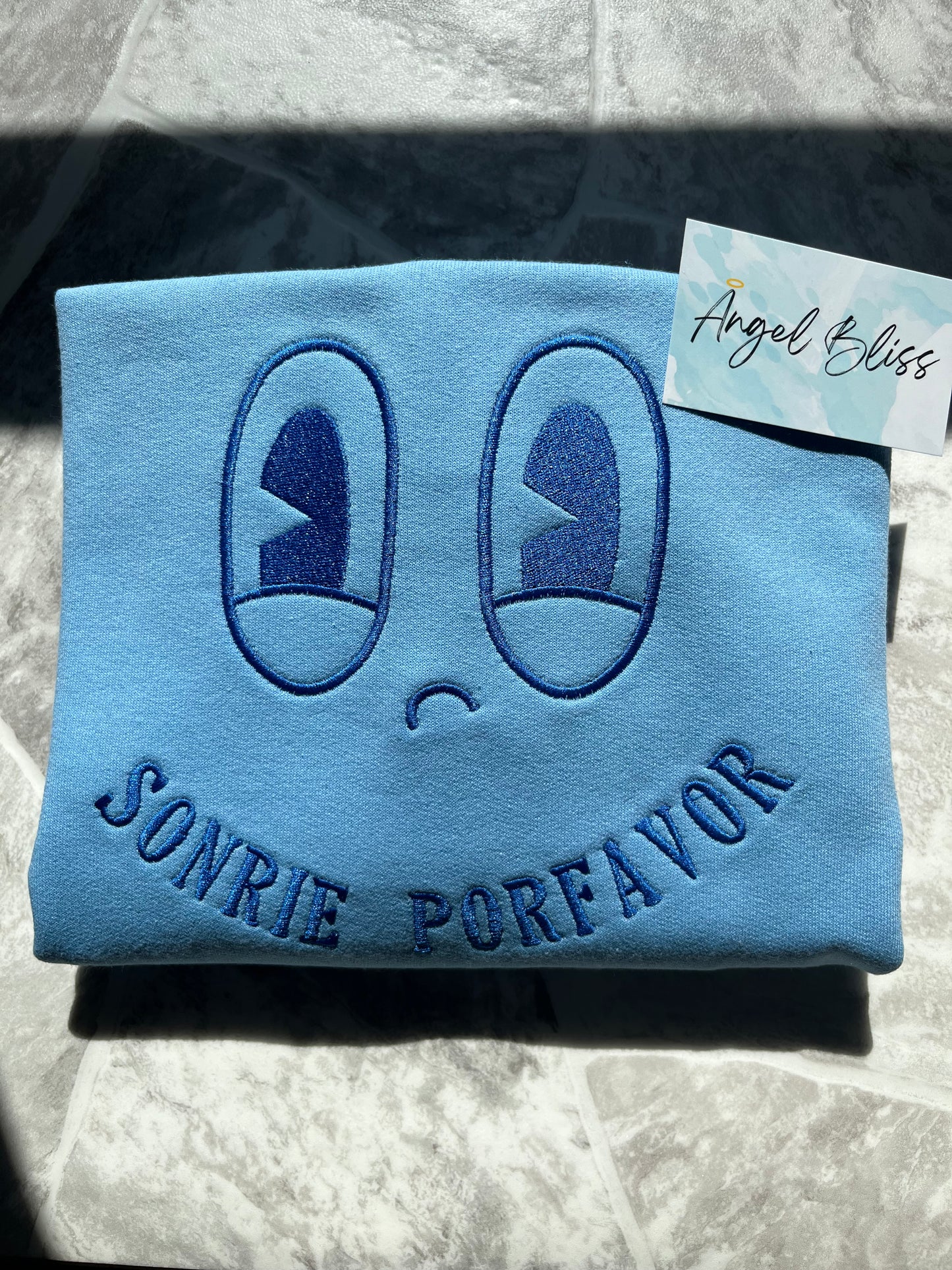 Sonrie Porfavor Embroidered sweater